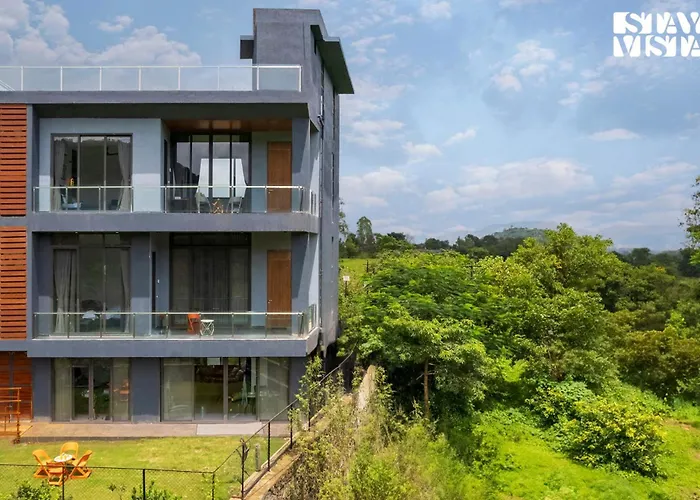 Stayvista At The Glen With Private Pool, Jacuzzi & Bbq Lonavala